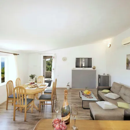 Prázdninový dům Vacation House Maslina